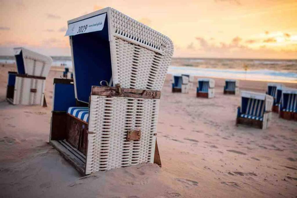 Gemuetliche Wohnung Unter Reet Mit Pool Und Sauna In Keitum Exteriör bild