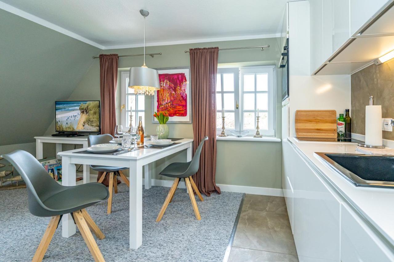 Gemuetliche Wohnung Unter Reet Mit Pool Und Sauna In Keitum Exteriör bild